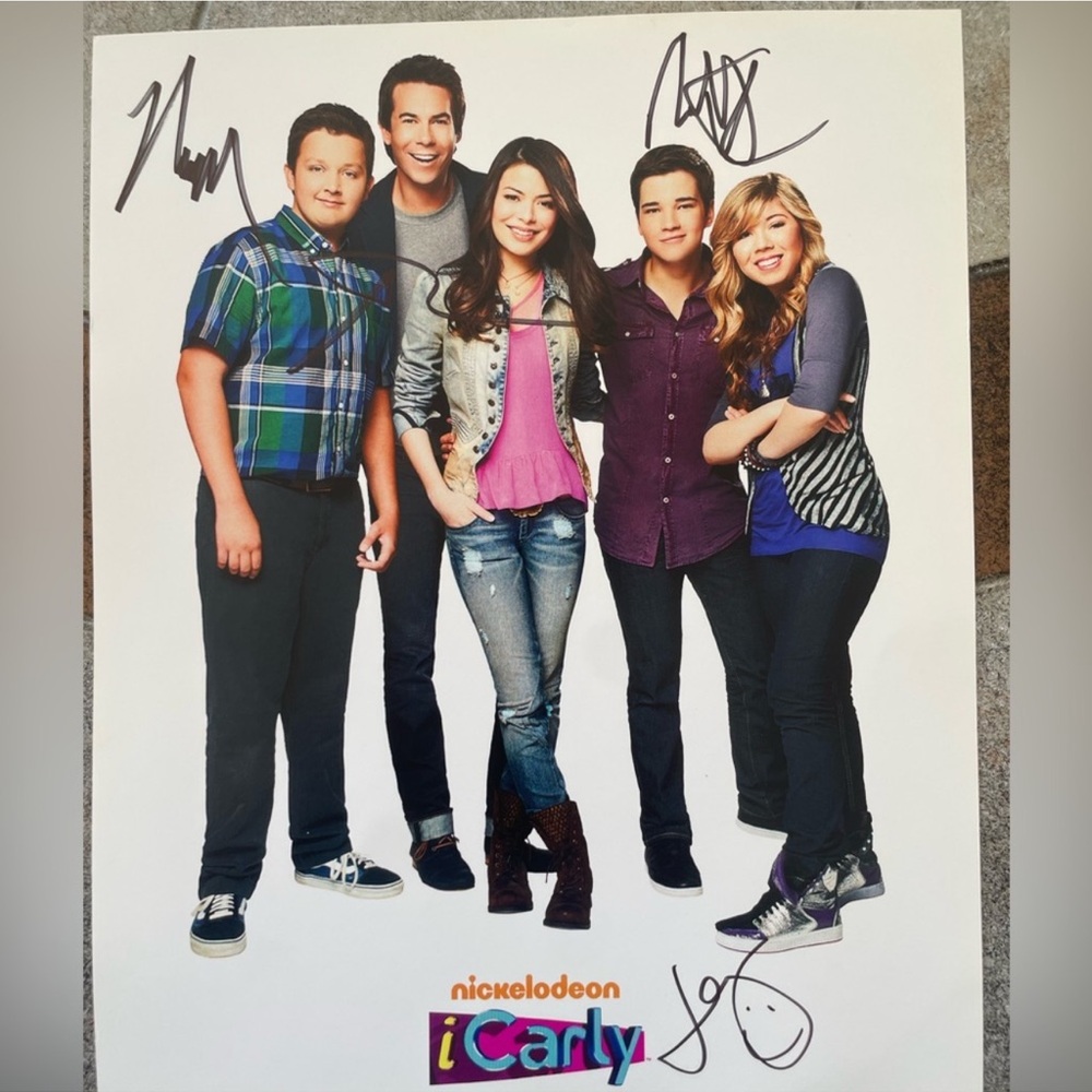 Nickelodeon iCarly Cast Photo with Autographs - Multicolor
